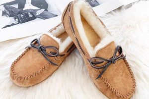Botas de mujer para la nieve de cuero y lana ligeras